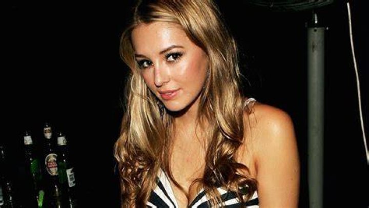 Keeley Hazell as seen while taking a selfie with her mother, Amber Jane Hazell, in December 2017