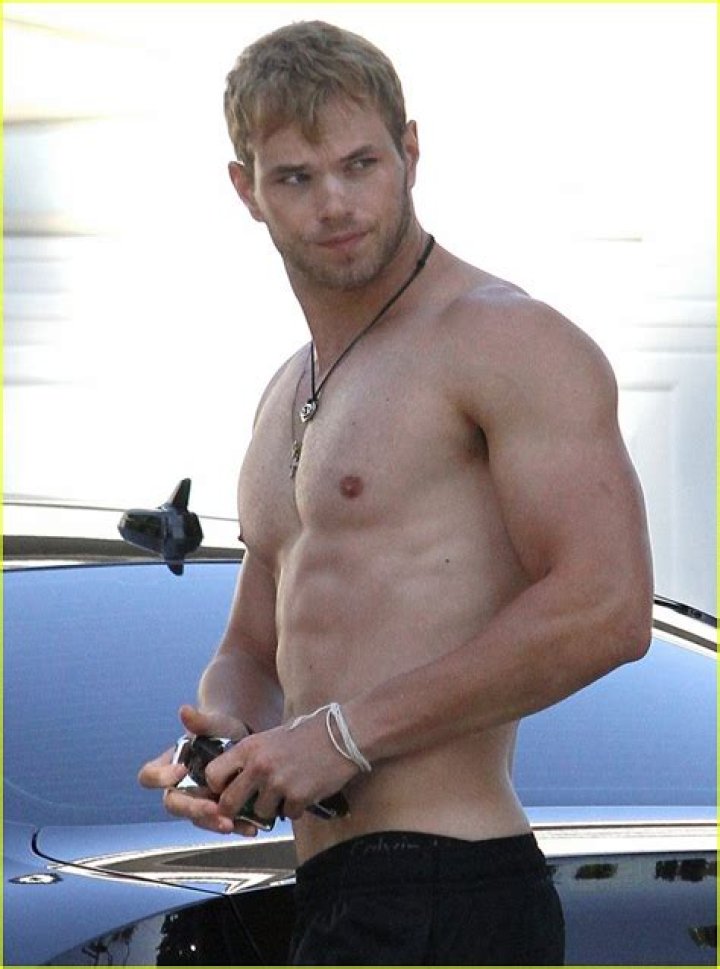 Kellan Lutz body shirtless
