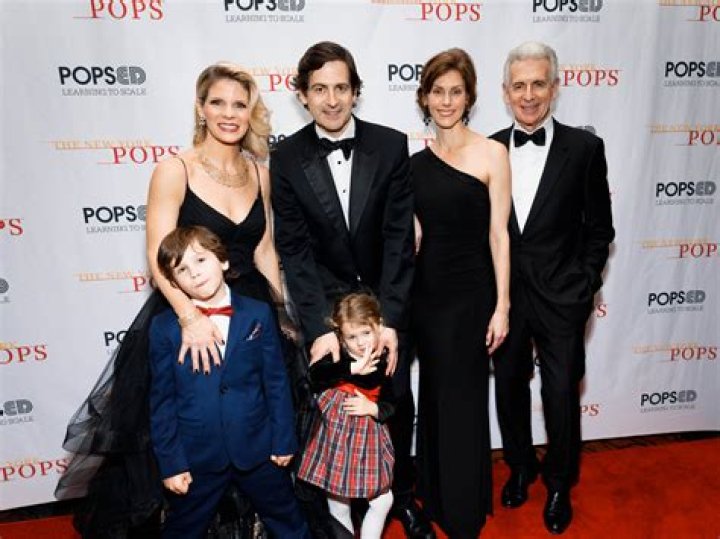 Kelli O&rsquo;Hara with husband Greg Naughton at an American Theatre Wing Spring Gala 2008