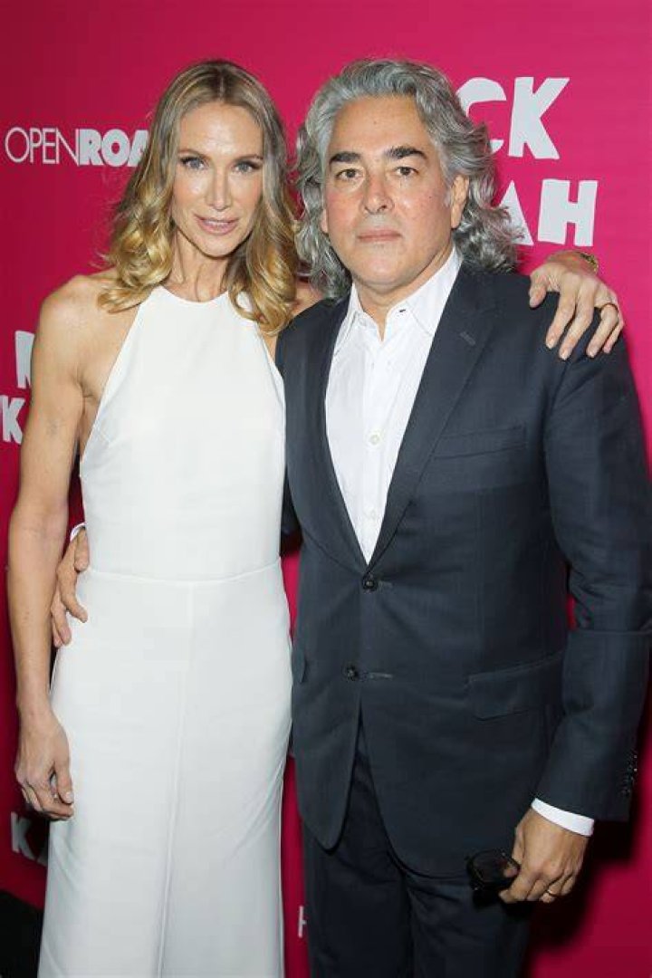 Kelly Lynch and Mitch Glazer seen at the Vanity Fair Oscar party in 2022