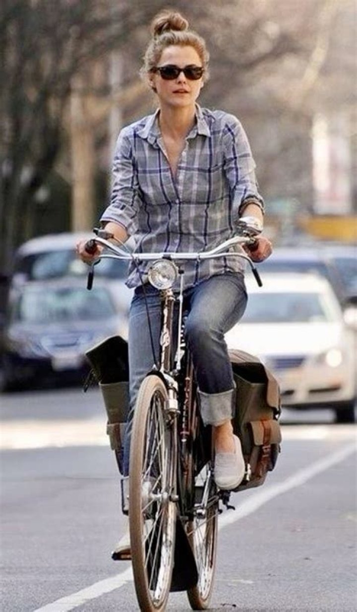 Keri Russell cycling