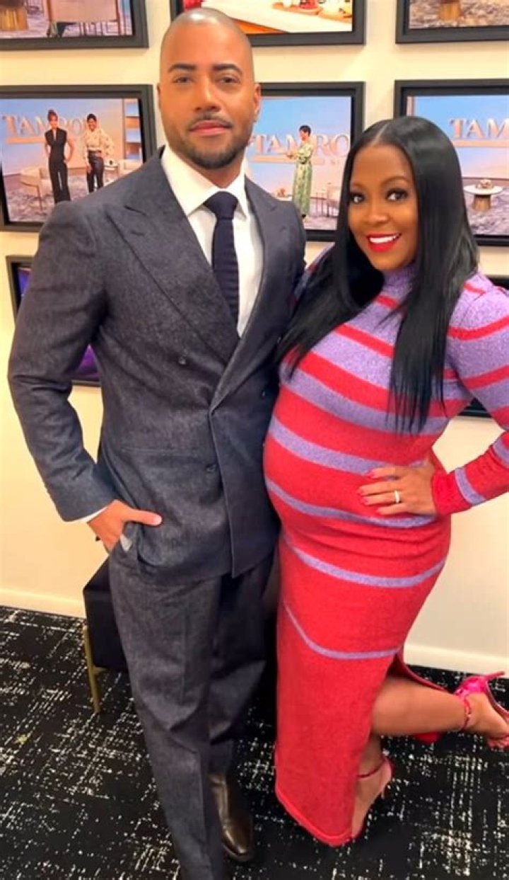 Keshia Knight Pulliam with her daughter Ella Grace wishing everyone Merry Christmas in December 2018