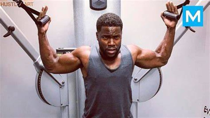 Kevin Hart doing back workout