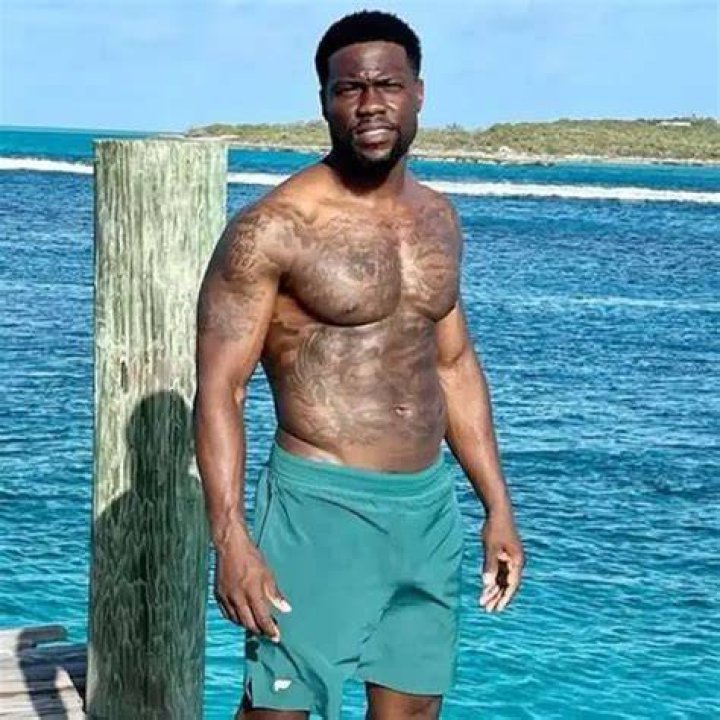 Kevin Hart shirtless body