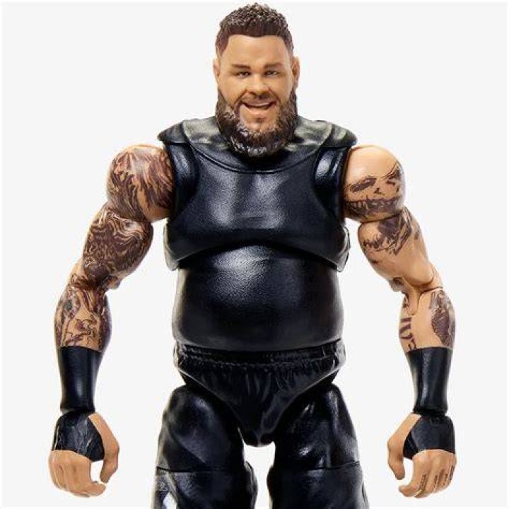 Kevin Owens in action in April 2016