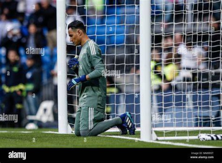 Keylor Navas before a game against PFC Ludogorets Razgrad on December 9, 2014 in Madrid, Spain