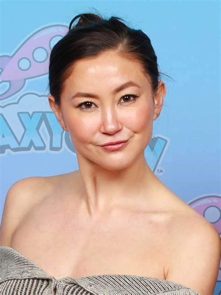 Kimiko Glenn in a mirror selfie in September 2017