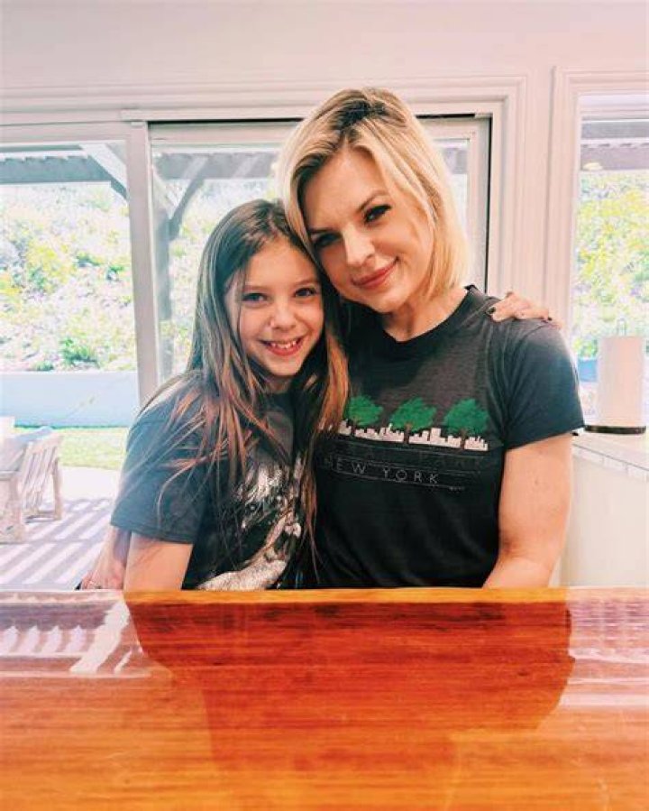 Kirsten Storms with her daughter in a car selfie in January 2018