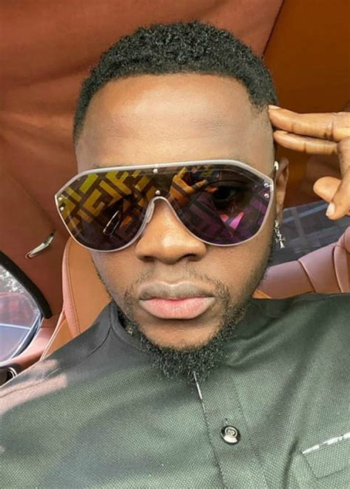 Kizz Daniel in a selfie in December 2019