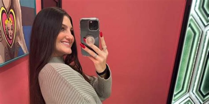 Kortni Gilson taking a selfie along with Ryan Trackwell in February 2020