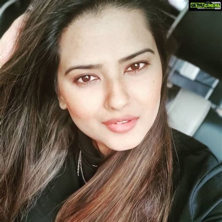 Kratika Sengar in an Instagram selfie as seen in March 2019