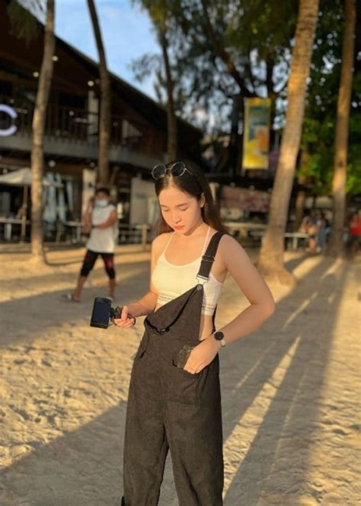 Kristel Fulgar as seen during an afternoon stroll in June 2022