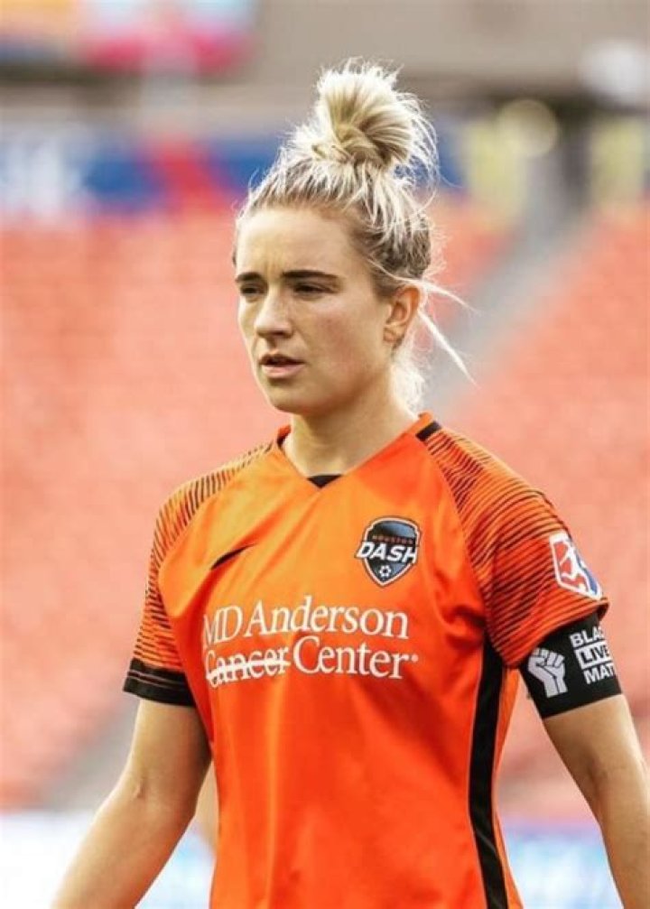 Kristie Mewis as seen in an Instagram Post in January 2018