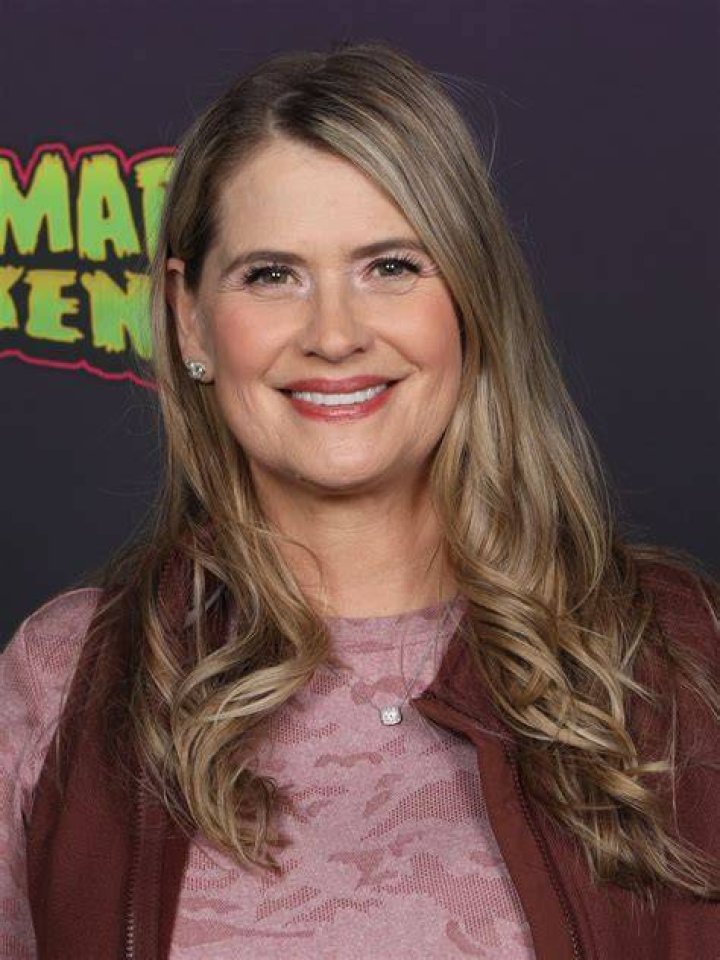 Kristy Swanson as seen while smiling for the camera at GalaxyCon Louisville in 2019