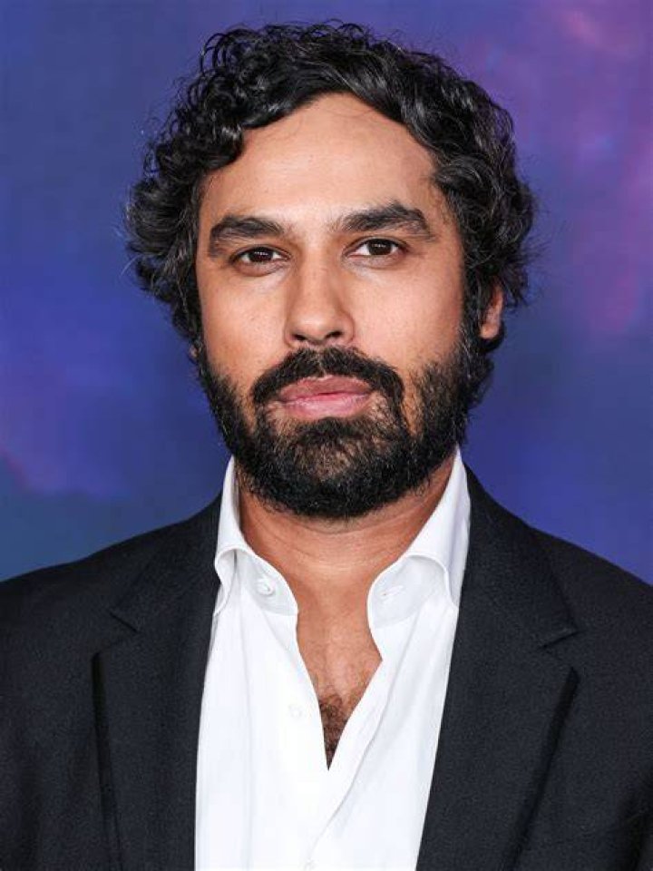 Kunal Nayyar speaking at the 2017 San Diego Comic Con International