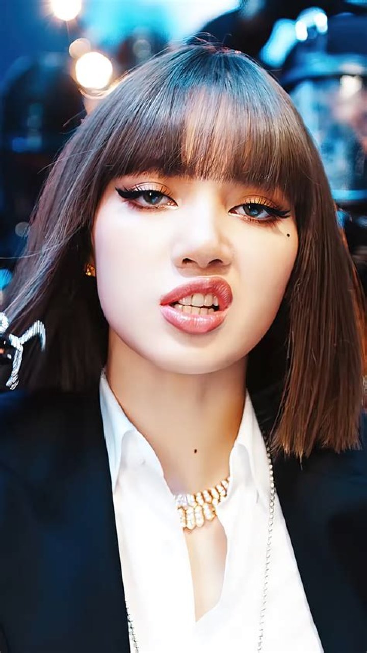 Lalisa Manoban of BlackPink while giving a performance in May 2017
