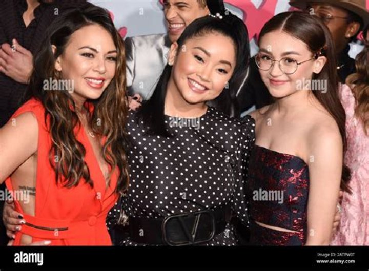 Lana Condor with Janel Parrish in August 2018