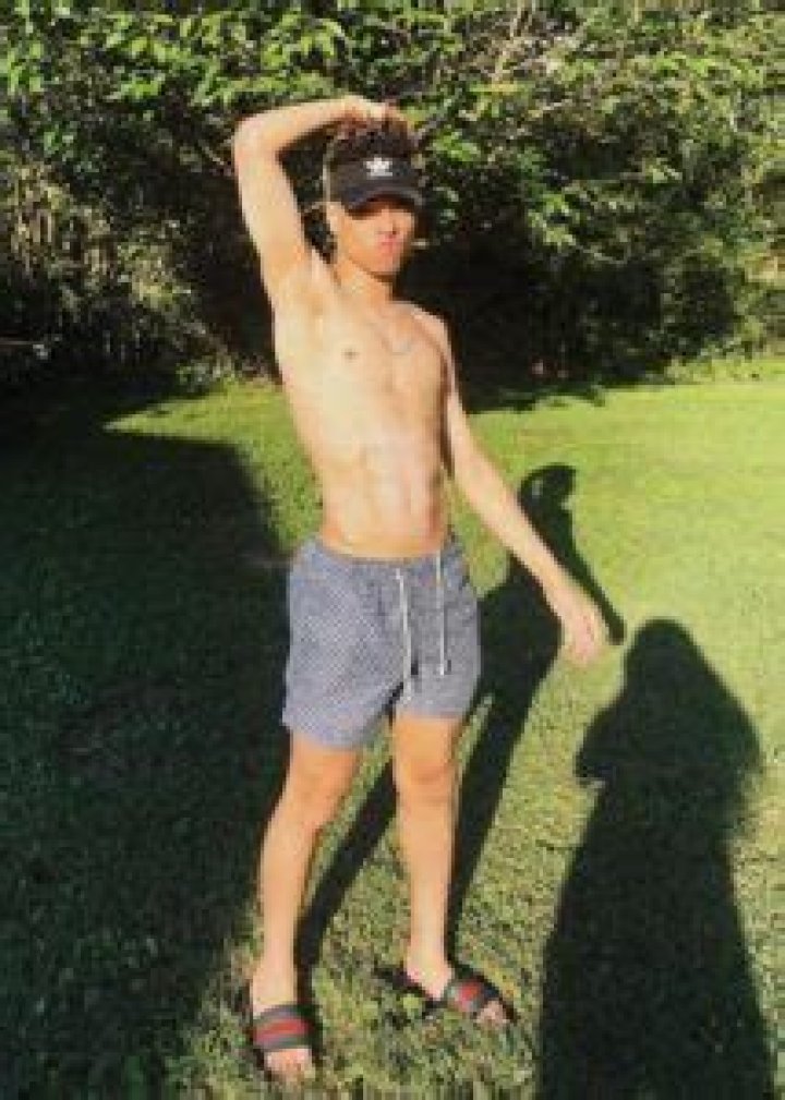 Larri Merritt posing shirtless in July 2018