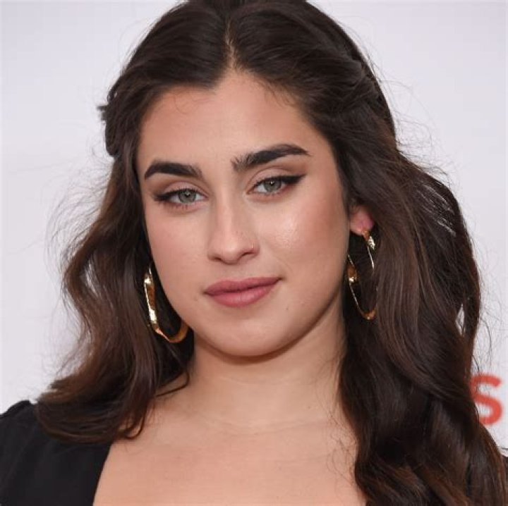 Lauren Jauregui hot