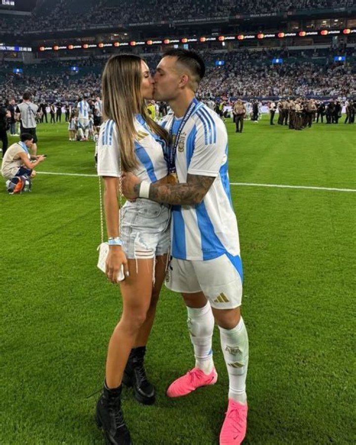 Lautaro Mart&iacute;nez and Agustina Gandolfo, as seen in October 2022