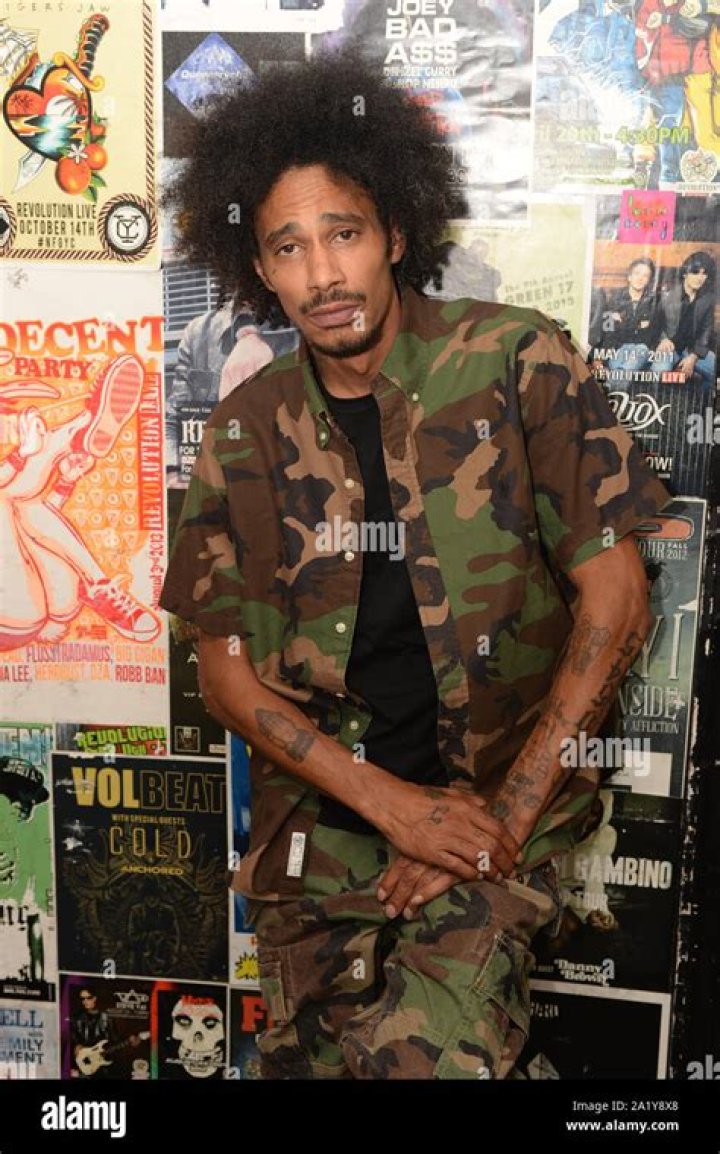 Layzie Bone poses for a modeling photoshoot