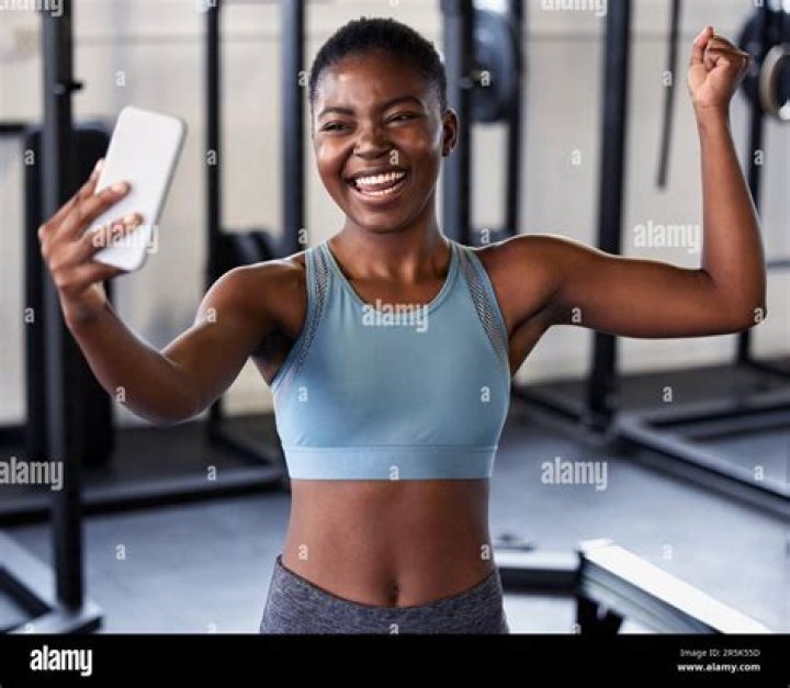 Laz taking a workout selfie in February 2019