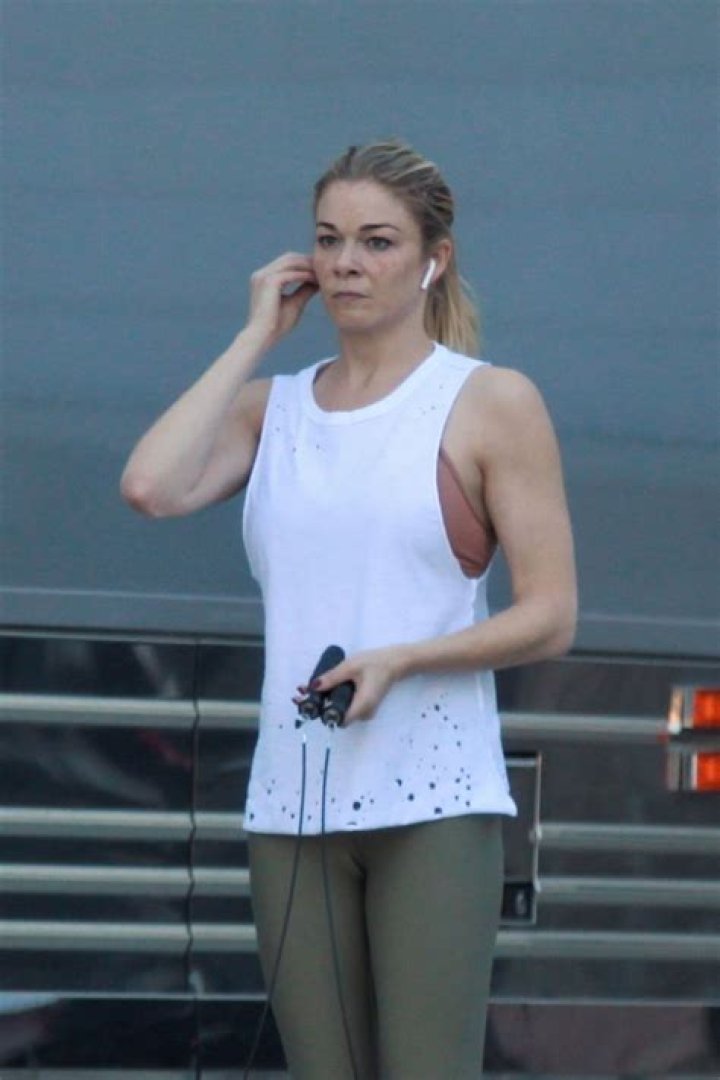 LeAnn Rimes working out with hubby Eddie Cibrian