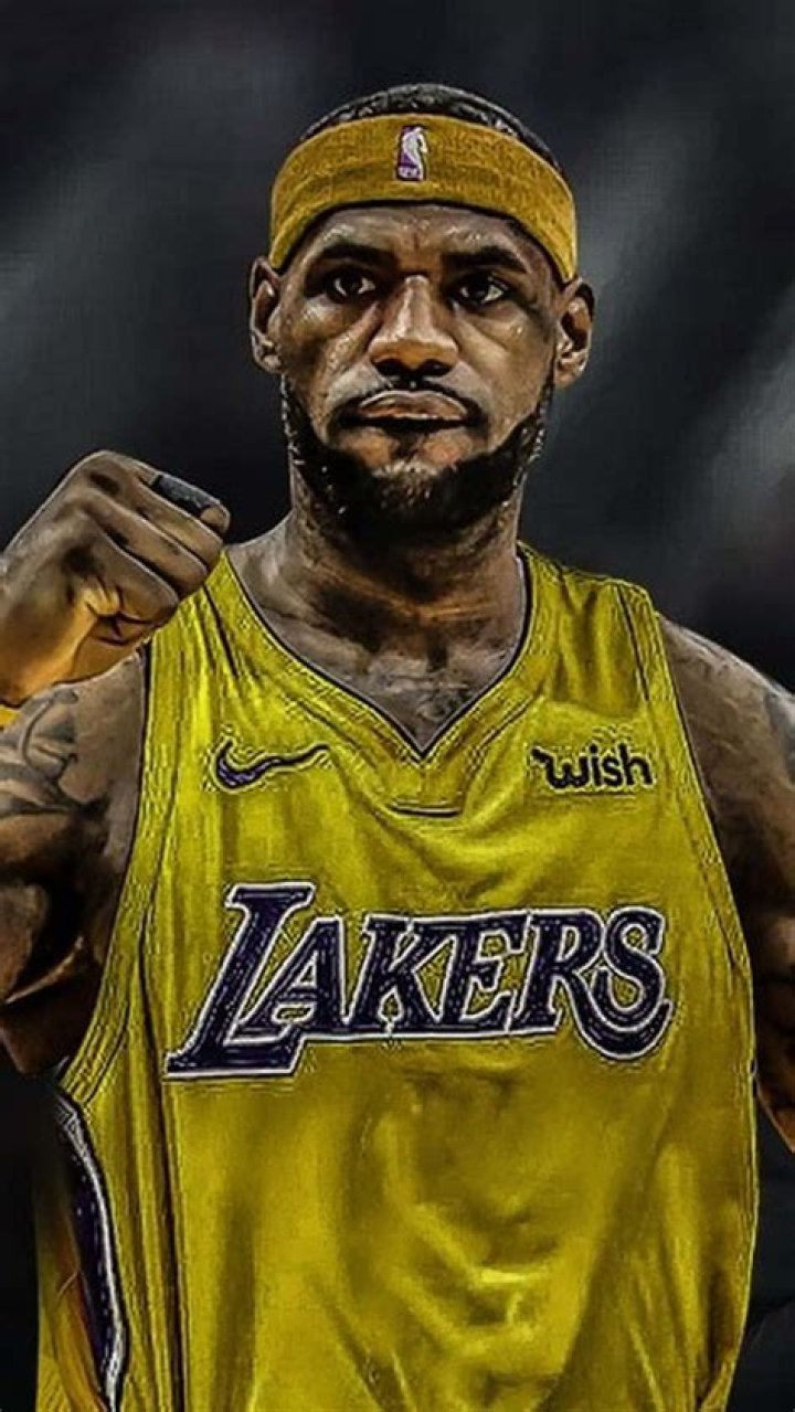 LeBron James showing off his great body on the Miami beach.