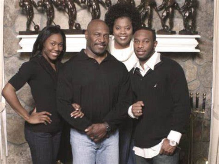 Lee Haney with his family as seen in August 2015