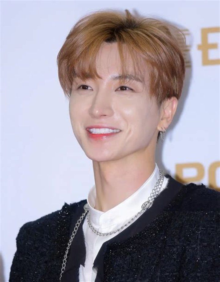 Leeteuk as seen in a picture taken at the 2011 YouTube Award ceremony
