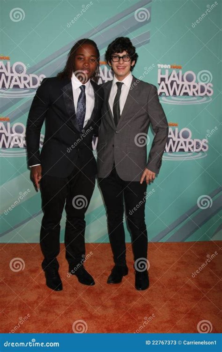 Leon Thomas and Matt Bennett (Left) at Ariana Grande's concert in April 2017