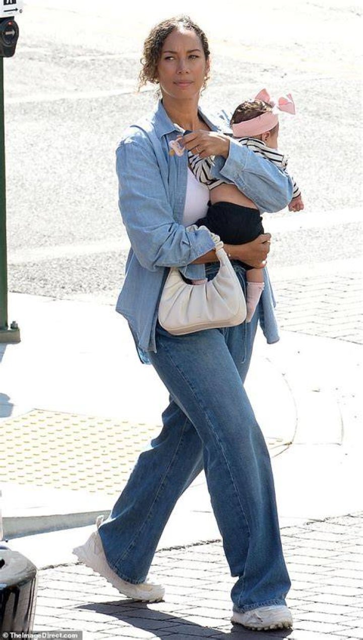Leona Lewis showing her baby bump in June 2022 during a photoshoot