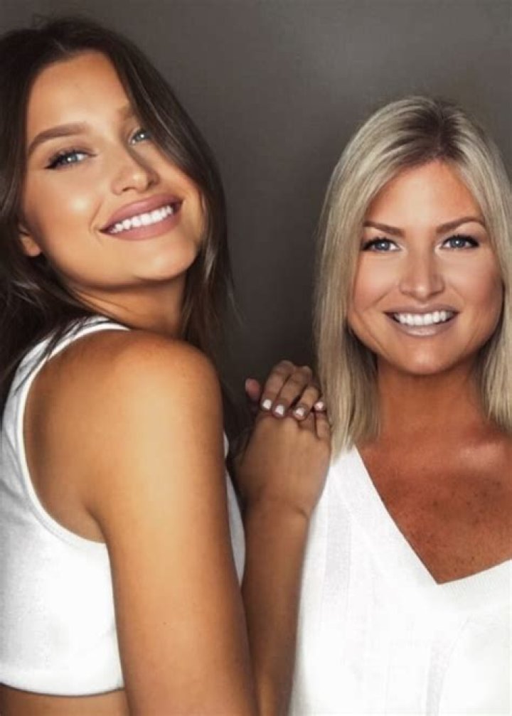 Lexi Wood (Left) with her mother Shannon Cassidy Wood in September 2018