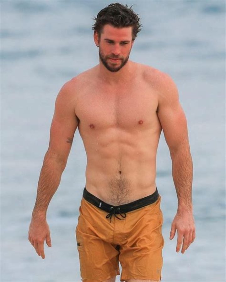 Liam Hemsworth Body