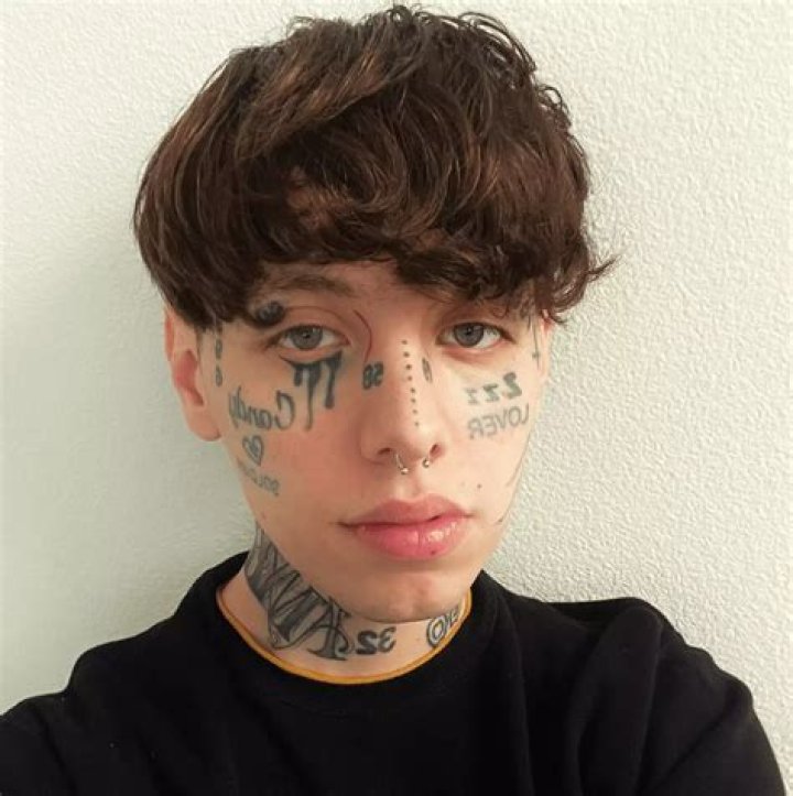 Lil Xan in an Instagram selfie in December 2017