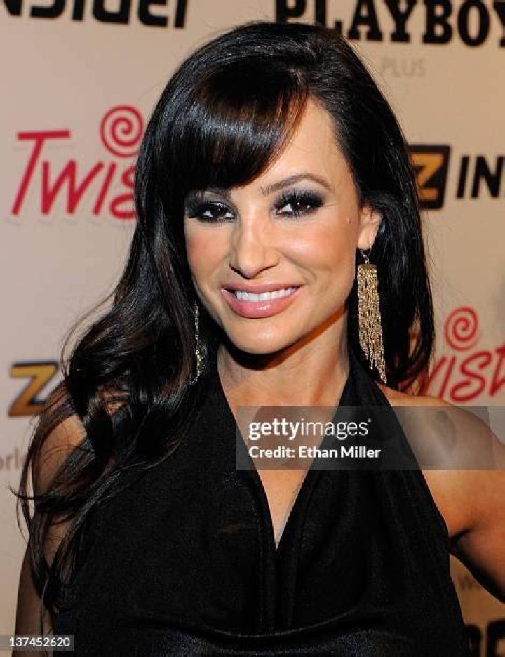 Lisa Ann at AVN Adult Entertainment Expo in January 2011