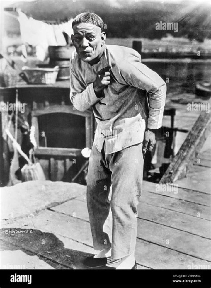 Lon Chaney as Chinese immigrant 'Yen Sin' in the film 'Shadows' (1922)