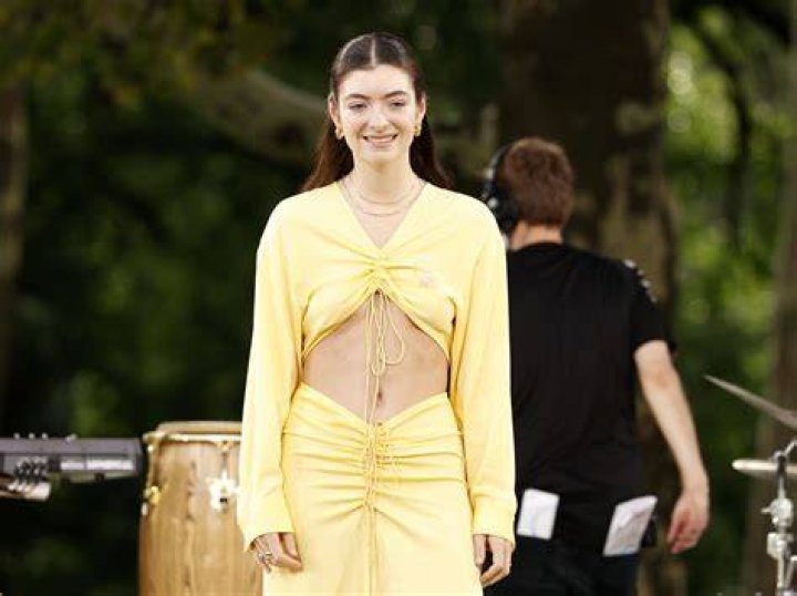 Lorde weight