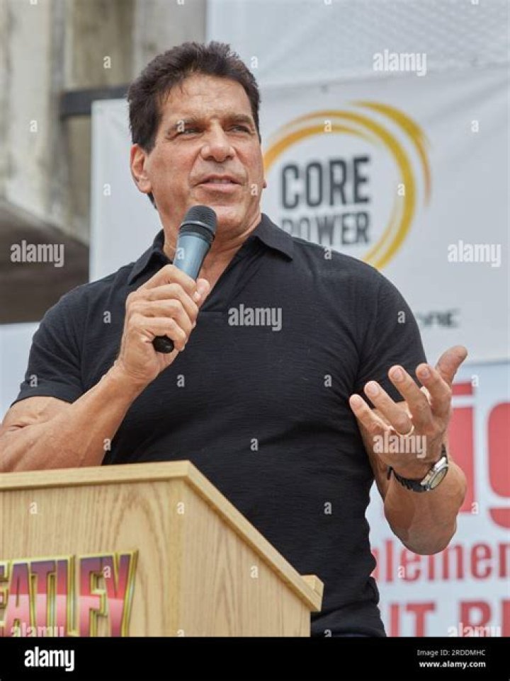 Lou Ferrigno speaking at the 2016 San Diego Comic Con International