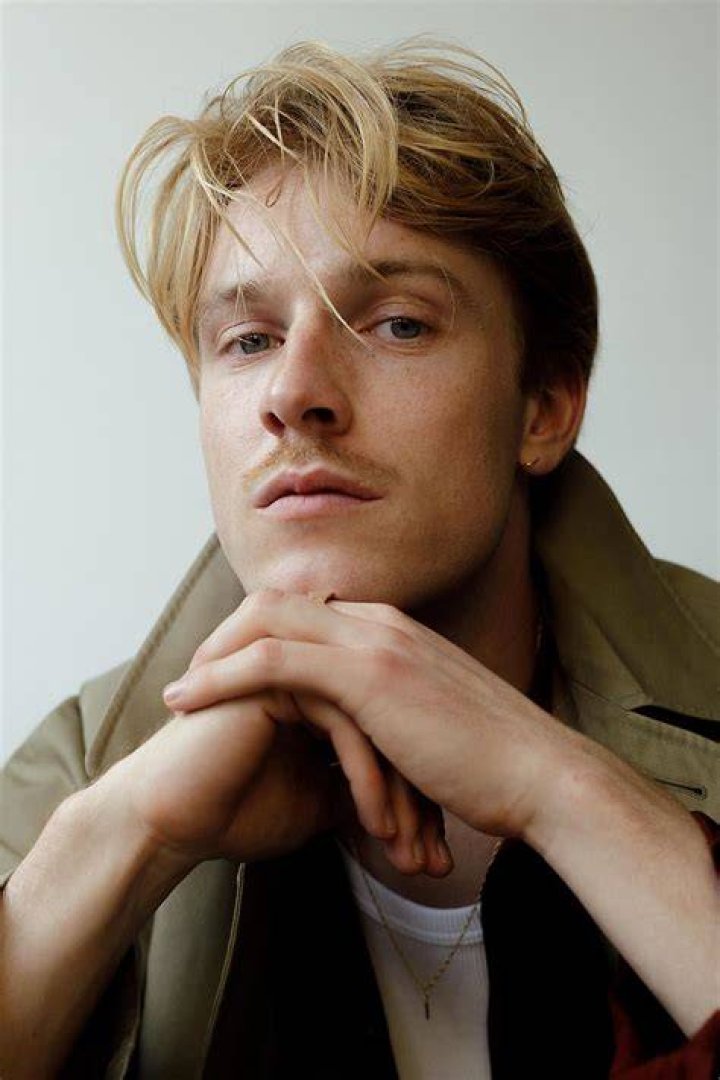 Louis Hofmann as seen while clicking a selfie in August 2014