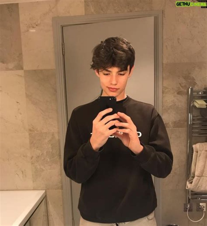 Louis Partridge in an Instagram selfie from August 2019