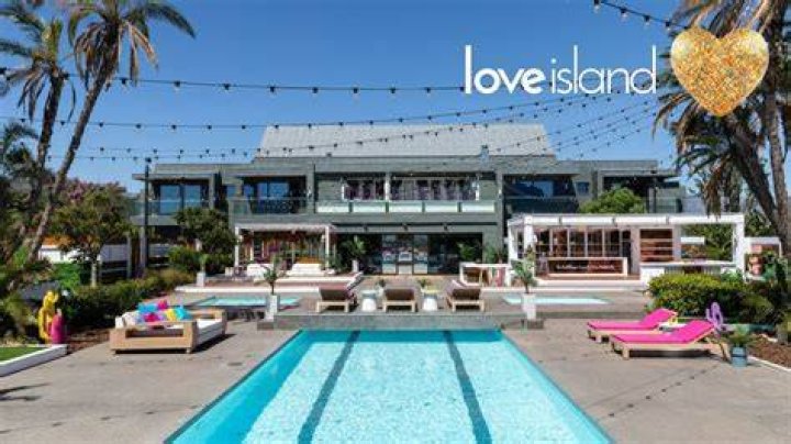 Love Island's Scott Thomas and Kady McDermott working out together with a trainer