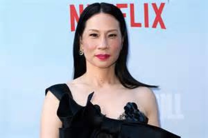 Lucy Liu inviting people to US Museum Exhibition through a virtual tour in June 2020