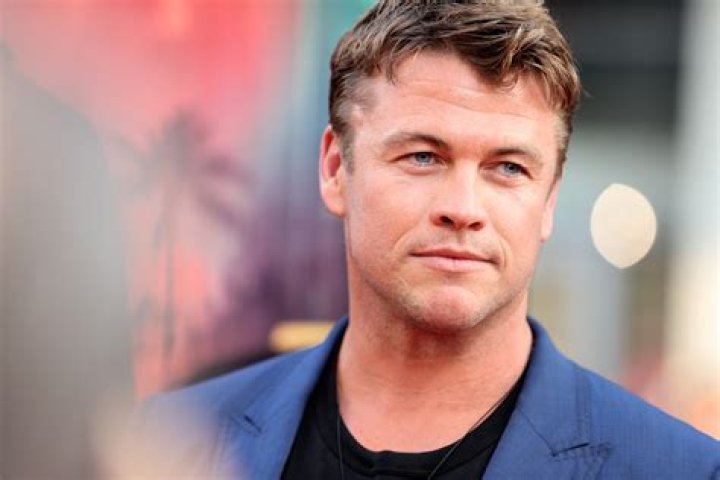 Luke Hemsworth seen at the premiere of Kill Me Three Times in 2015