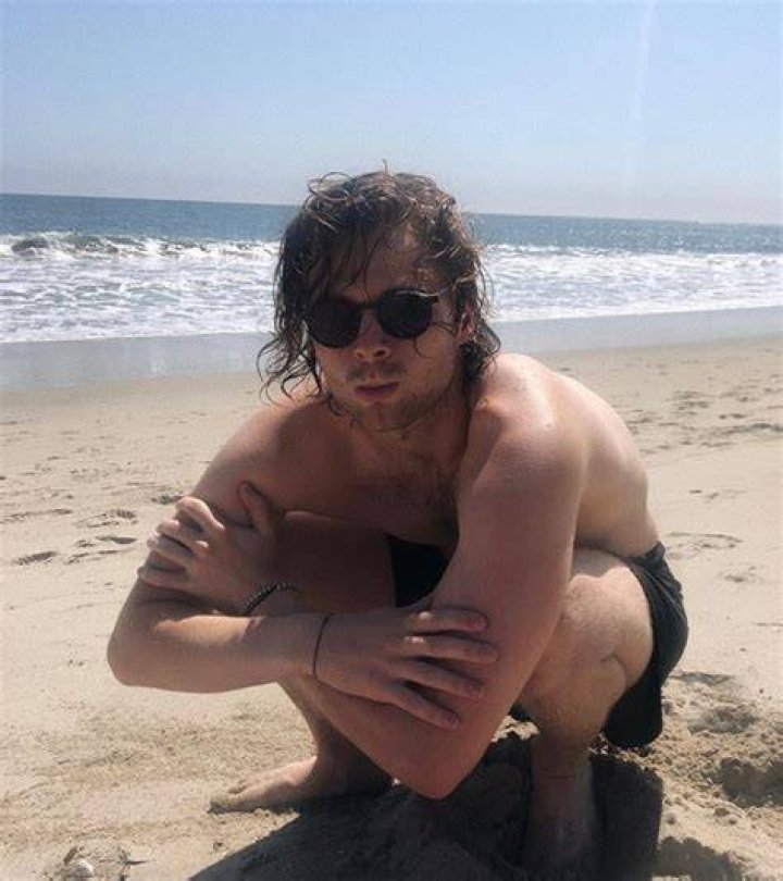 Luke Spiller in a shirtless selfie at Hilton Orlando in October 2018