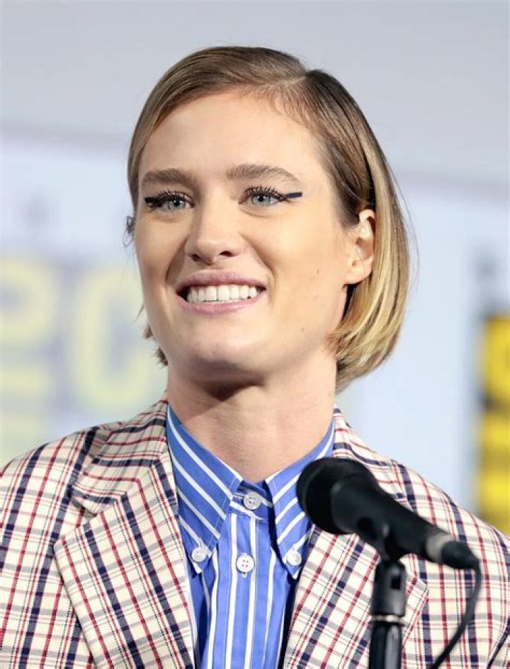 Mackenzie Davis and Sheldon Bailey as seen in November 2017