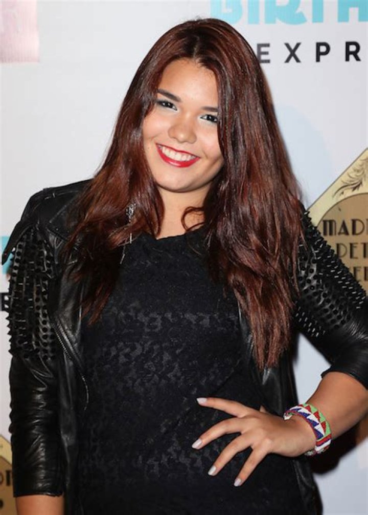Madison De La Garza 2015 look