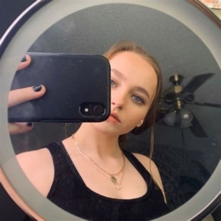 Madison Wolfe in a selfie taken with actress Nicole Barre at Launch Model & Talent in Metairie, Louisiana in May 2019