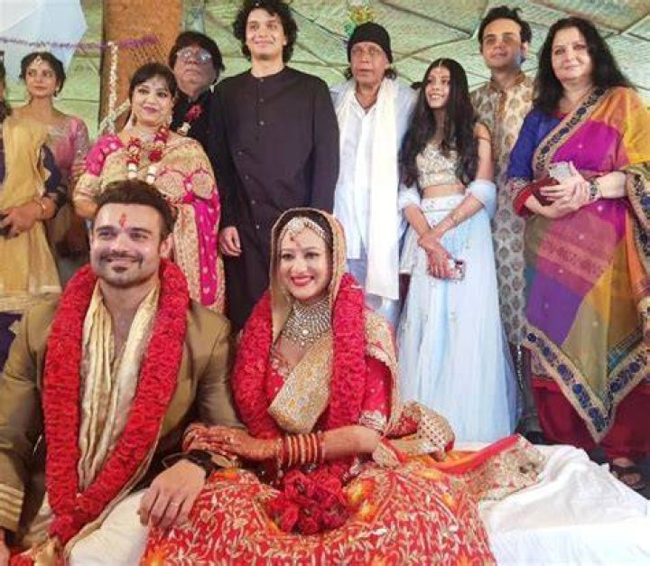 Mahaakshay Chakraborty and his wife Madalsa M Chakraborty on valentines day February 2023