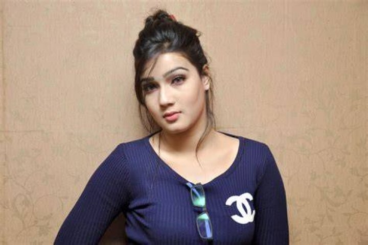 Mahiya Mahi posing for the camera in 2021